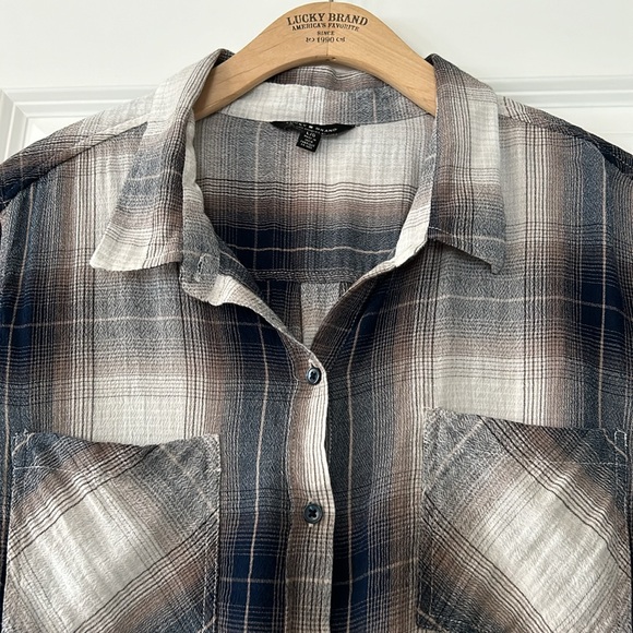 Lucky Brand Plaid Button Front Blouse w Patch Pockets, Navy Taupe White - Picture 8 of 8